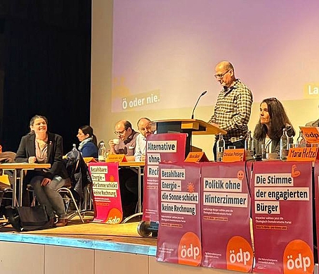 Ein Delegierter spricht beim ÖDP Landesparteitag