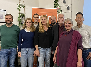 Gruppenbild von acht Kandidatinnen und Kandidaten, die auf den vorderen Plätzen zur Wahl 2026 antreten Acht der zehn Kandidaten und Kandidatinnen auf den ersten Plätzen stehen zu einem Gruppenbild zusammen